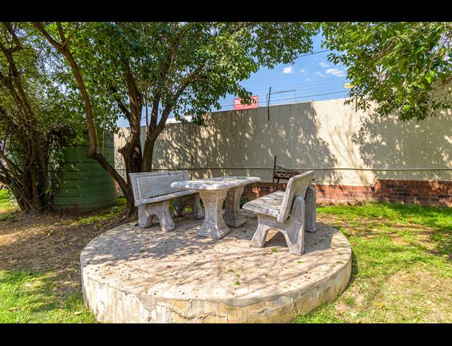 1 BEDROOM APARTMENT FOR SALE IN RANDPARK RIDGE